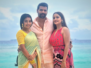 Shabir Ahluwalia, Neeharika Roy