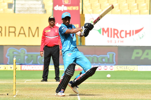 Chethan LR becomes the most expensive player in the auction for the Maharaja Trophy KSCA T20 tournament at the M. Chinnaswamy Stadium in Bengaluru on Thursday. Photo credit: KSCA