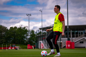 Former Manchester United defender Phil Jones announces retirement at 32, eyes career in coaching.