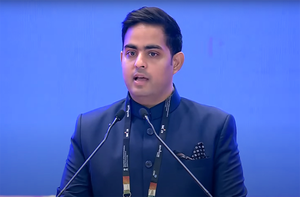 सार्वजनिक जीवन में पीएम मोदी के 25 वर्ष पूरे होने पर बोले आकाश अंबानी, हम भाग्यशाली हैं कि हमें उनके जैसा नेता मिला