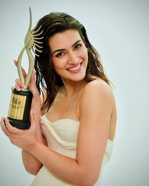 Kriti Sanon & Kanika Dhillon win big at IIFA 2025 as 'Do Patti' bags 'Best Actor' & 'Best Original Story' 
