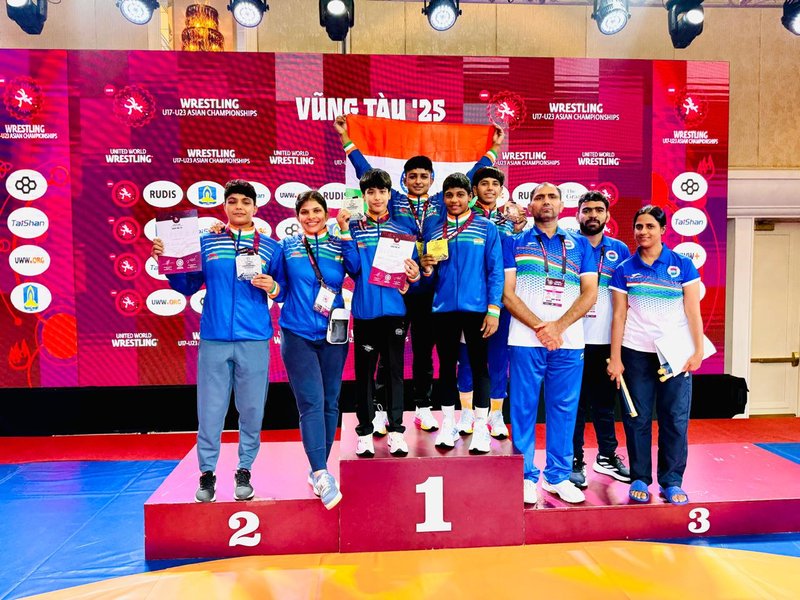 Indian women clinch overall title in the Under-17 Asian Wrestling Championships at Vung Tau in Vietnam. Photo credit: WFI