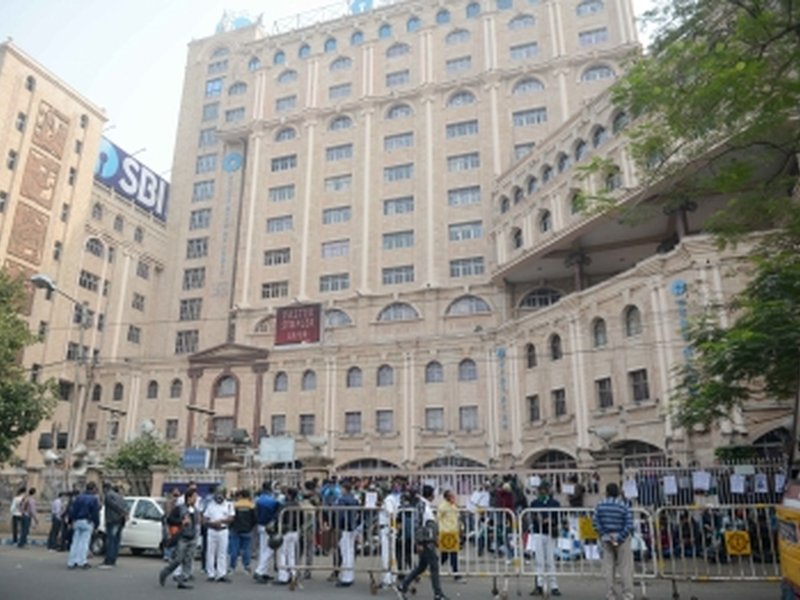 Board gives SBI go-ahead to raise Rs 20,000 crore via bonds this fiscal
