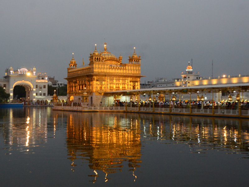 Golden Temple gets third bomb threat; security stepped up