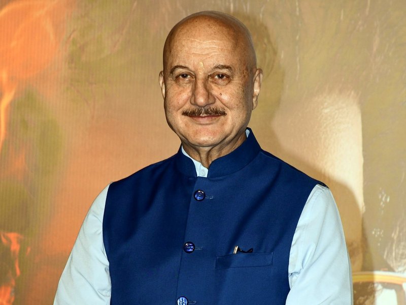 Anupam Kher feels Miss Braganza won’t choose Mr. Malhotra from 'Kuch Kuch Hota Hai' as partner