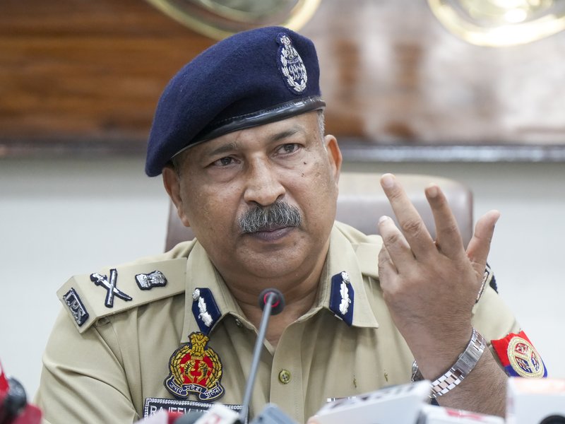 योगी सरकार की पुलिस का ताबड़तोड़ एक्शन, 8 साल में 30 हजार से अधिक अपराधी सलाखों के पीछे 