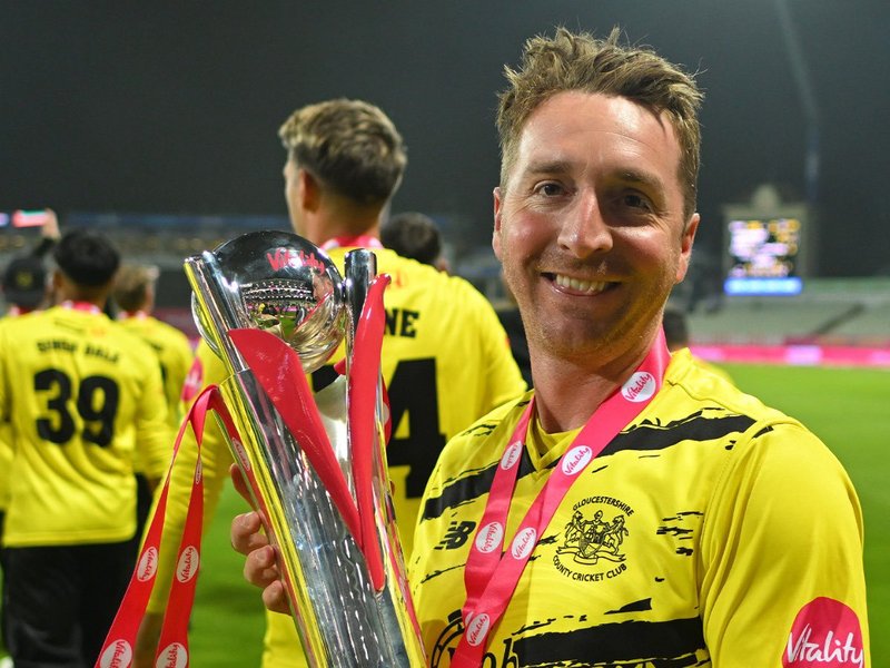 Gloucestershire spinner Tom Smith announces retirement