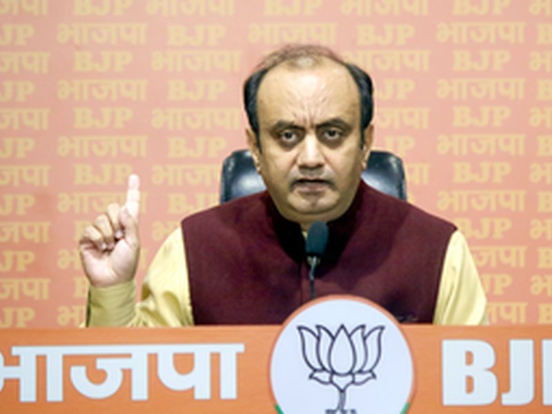 Sudhanshu Trivedi targets Gandhi family over corruption Allegations, questions Rahul's tweet on Vadra (File Photo)
