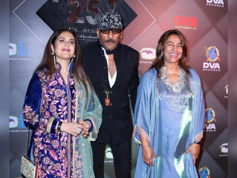 'हीरो' कपल जैकी श्रॉफ और मीनाक्षी शेषाद्री फिर साथ आए नजर, सोशल मीडिया पर वीडियो वायरल 