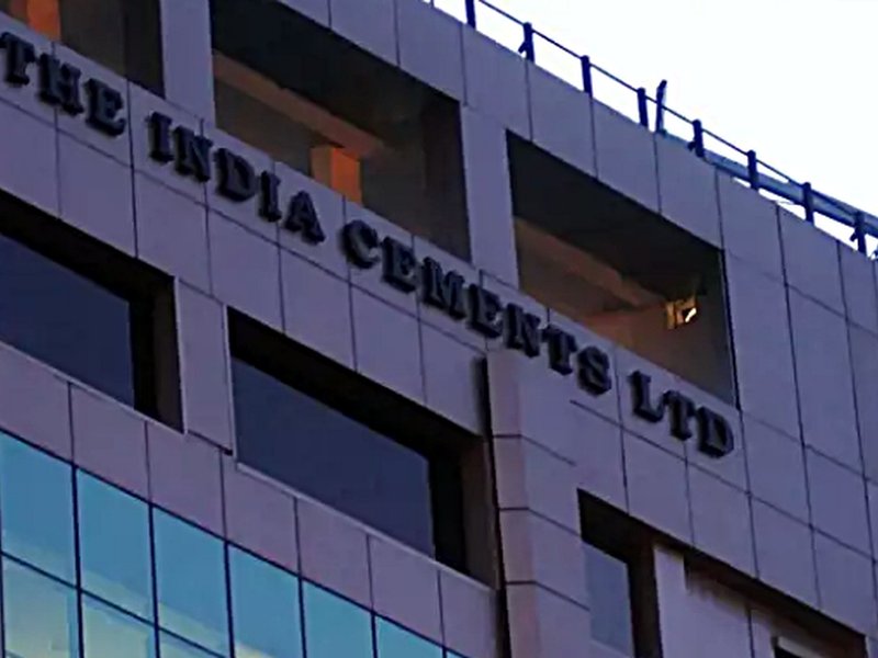India Cements slips into Rs 133 crore loss in Q1, revenue flat