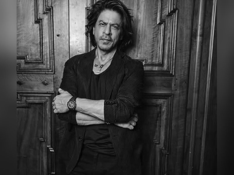 Mamata Banerjee is ‘worried’ for ‘brother’ SRK after he suffers muscle injury