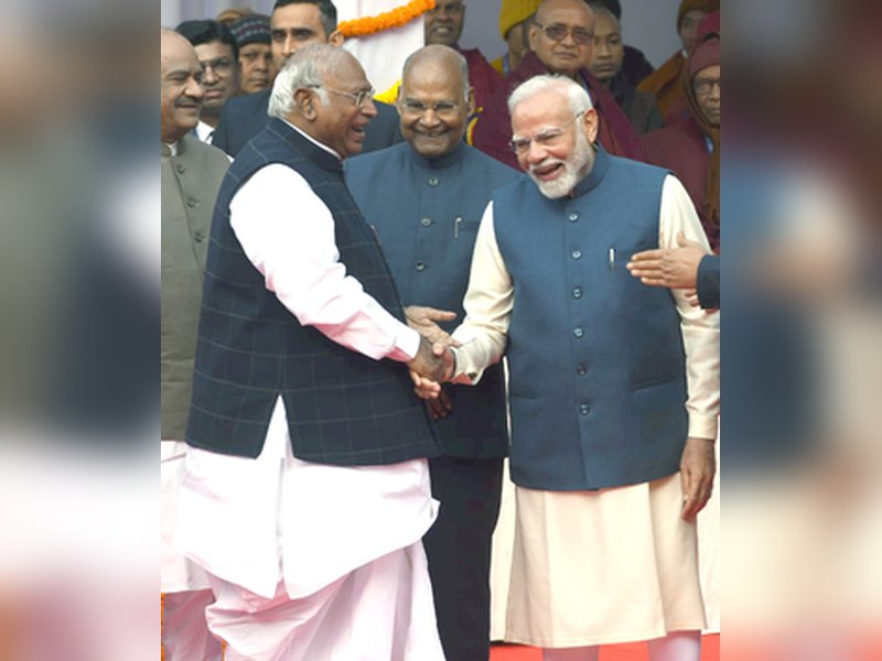 पीएम मोदी ने कांग्रेस चीफ मल्लिकार्जुन खड़गे को दी जन्मदिन की शुभकामनाएं 
