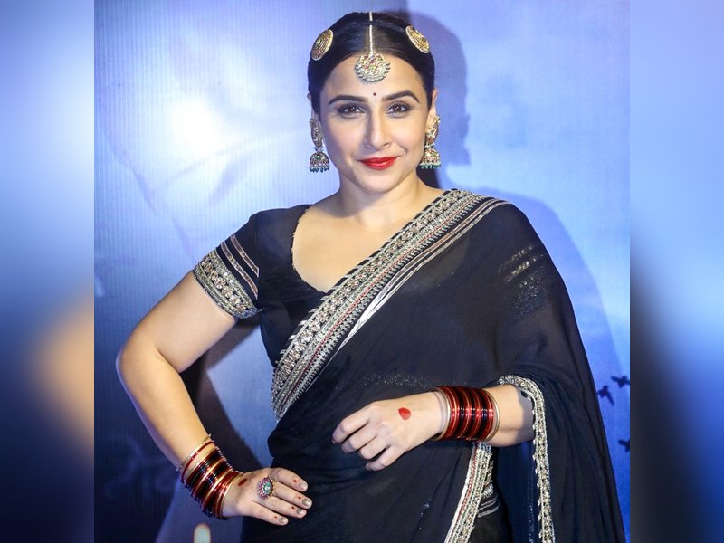 Vidya Balan kickstarts Monday morning with ‘head scratching’ riddle 