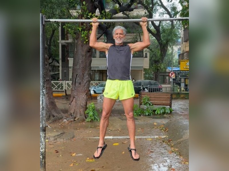 Milind Soman performs a 30 second pull up while enjoying Mumbai rains