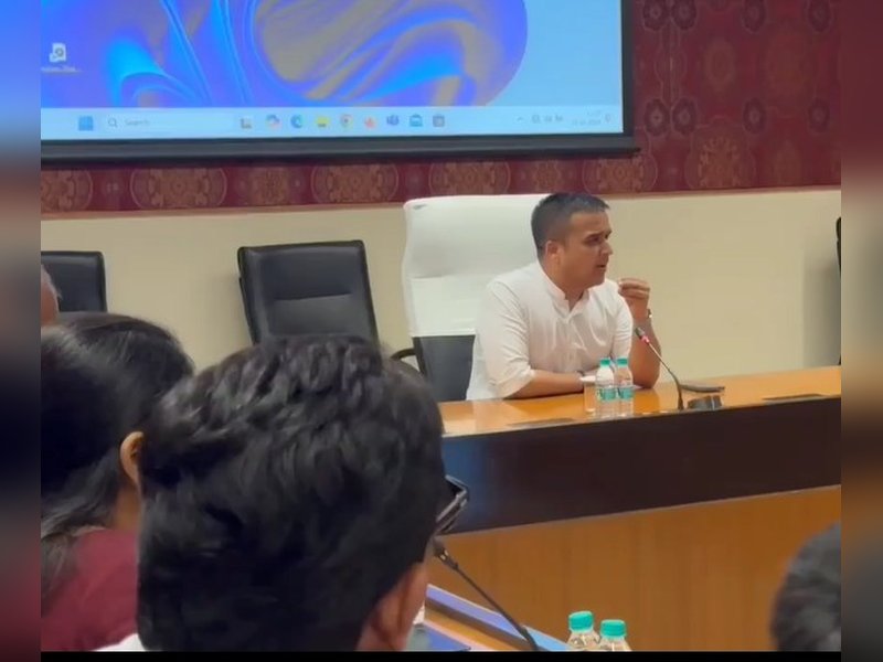 गांधीनगर: अमित शाह के निर्देश पर हर्ष संघवी ने बुलाई अधिकारियों की बैठक