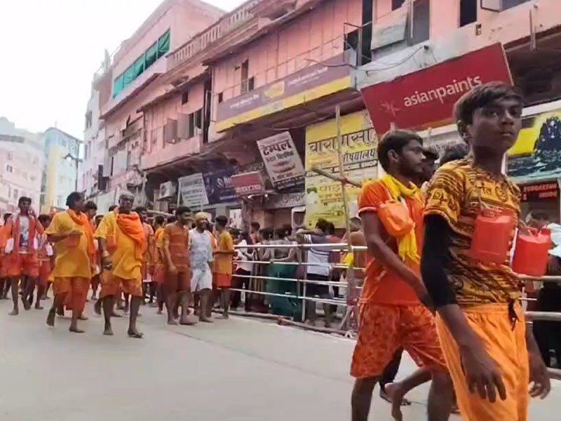 सावन शिवरात्रि पर शिवालयों में भक्तों का समागम, 'हर-हर महादेव' के जयकारों से गूंजे मंदिर