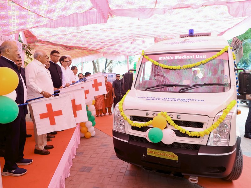 गुजरात : सीएम भूपेंद्र पटेल ने आदिवासी बाहुल्य जिलों के लिए मोबाइल मेडिकल वैन को हरी झंडी दिखाकर किया रवाना 