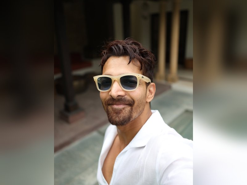 Harshvardhan Rane drops a glimpse of juggling between 'Deewaniyat', 'Silaa' & his exams 