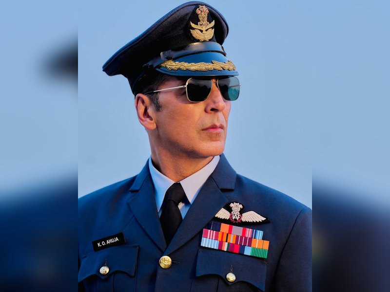 Akshay Kumar, Sidharth Malhotra & others salute the Indian brave-hearts during Kargil Diwas 2025