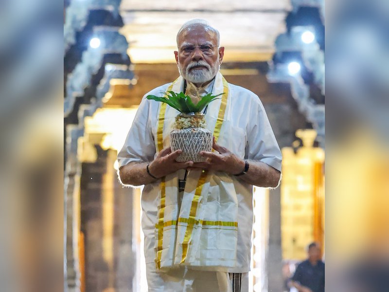 प्रधानमंत्री मोदी का तमिलनाडु के ऐतिहासिक चोलपुरम मंदिर में दौरा, स्थानीय लोग हुए भावुक
