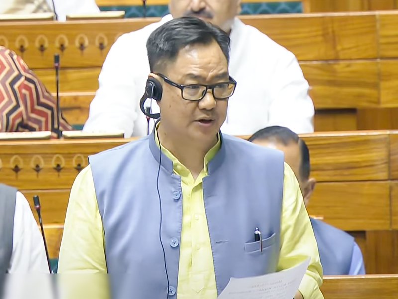 एक आदमी की नासमझी और एक परिवार की वजह से देश नुकसान नहीं झेल सकता : किरेन रिजिजू