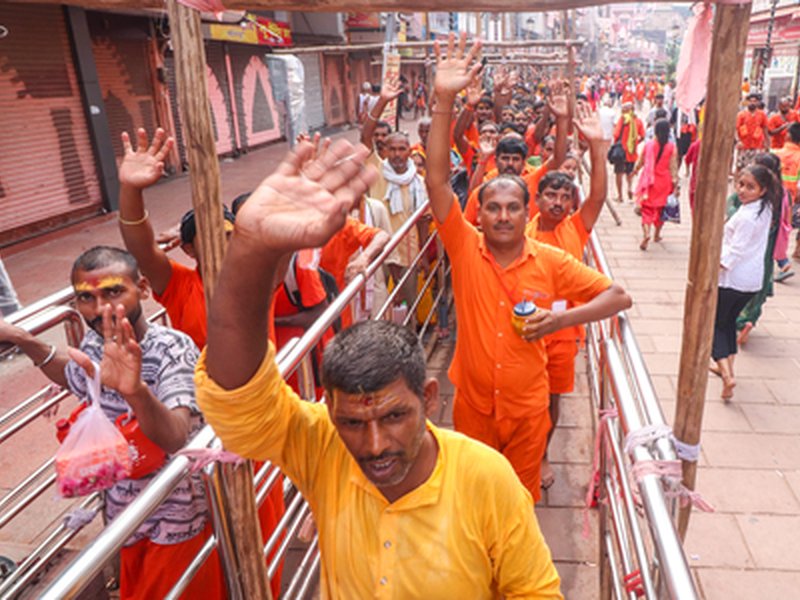 Kashi Vishwanath, other Shiva Temples witness massive turnout on Sawan’s 3rd Somwar