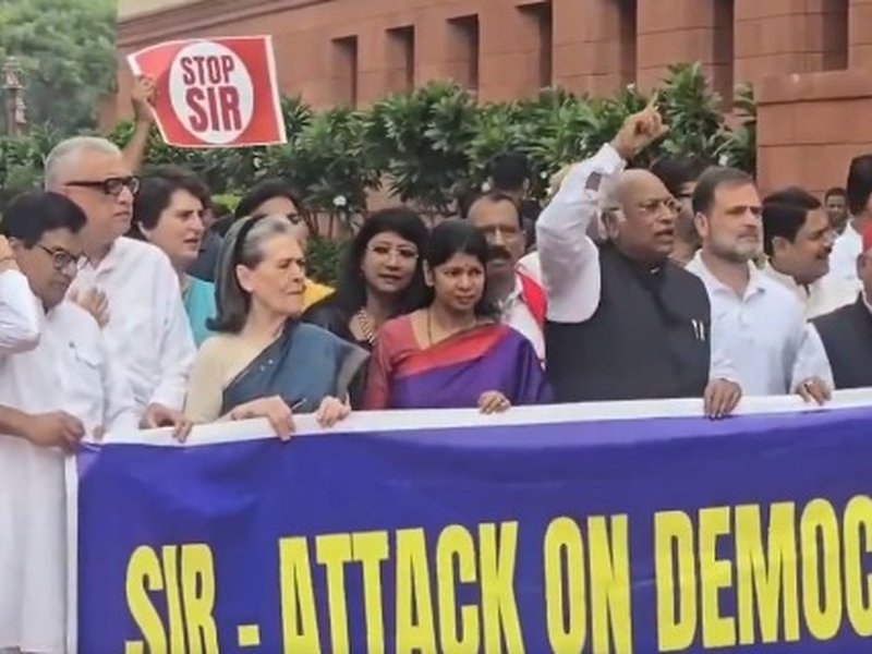 बिहार में एसआईआर के जरिए वोटिंग का अधिकार छीनने की साजिश : खड़गे