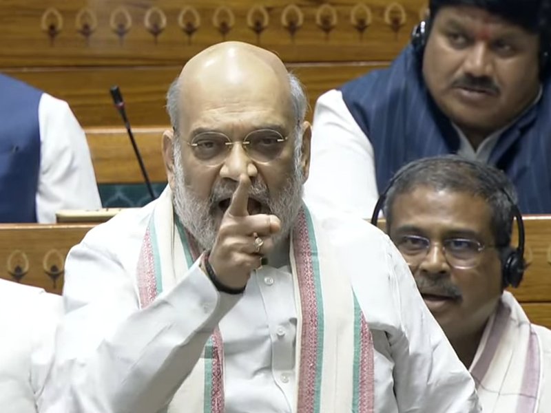 लोकसभा में विपक्ष के हंगामे पर भड़के अमित शाह, कहा- इसलिए वो वहां बैठे हैं, अगले 20 वर्षों तक वहीं रहेंगे 