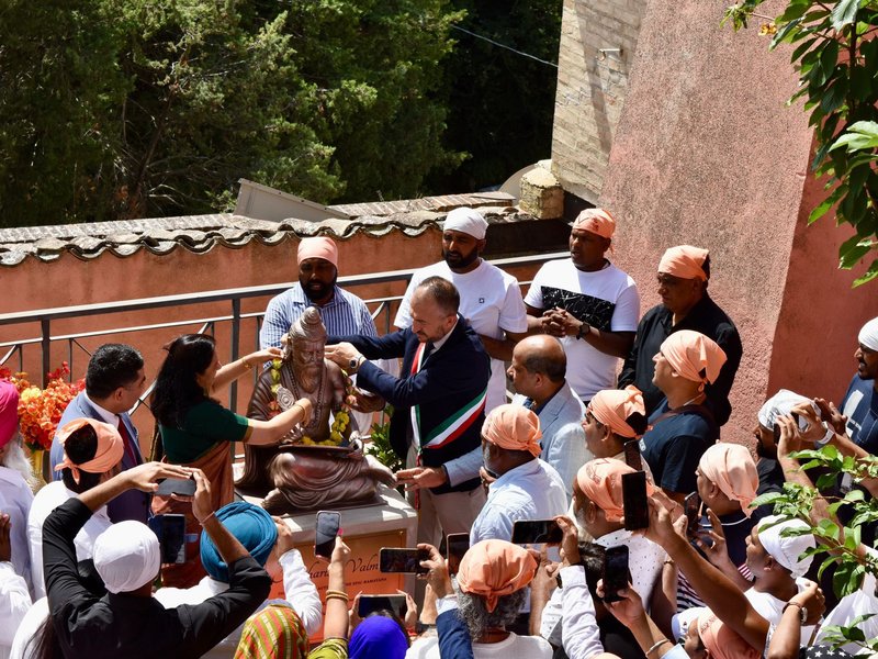 Statue of Maharishi Valmiki, author of Ramayana, inaugurated in Italy 