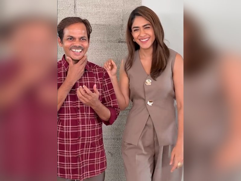 मृणाल ठाकुर ने कुक को सिखाया 'द पो पो सॉन्ग' का डांस स्टेप, तो फराह खान बोलीं- 'ये तो जॉलाइन की एक्सरसाइज हैं'