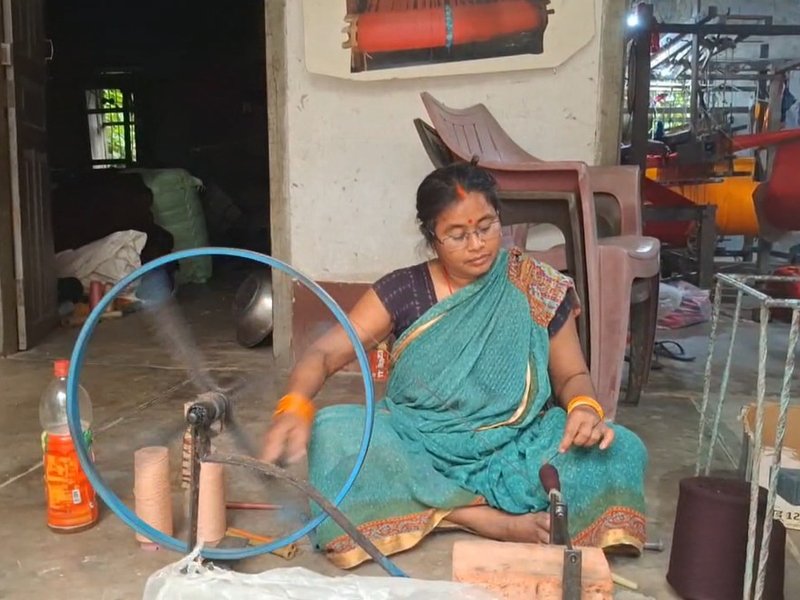 बिहार: हरनाटांड के धिरौली प्राथमिक ऊन बुनकर सहयोग समिति ने महिलाओं को बनाया आत्मनिर्भर 