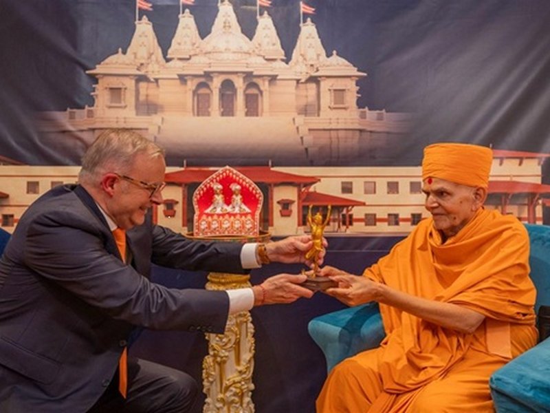 सीमाओं के पार आस्था : स्वामीनारायण परंपरा और वैश्विक हिंदू पहचान