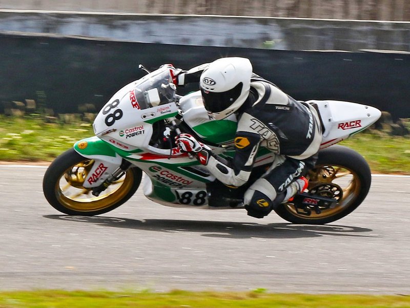 Rahil Pillarisetty grabs pole position in Rolon Round of National Motorcycle Racing Championship at the Kari Motor Speedway, in Coimbatore on Friday. Photo credit: MMSC