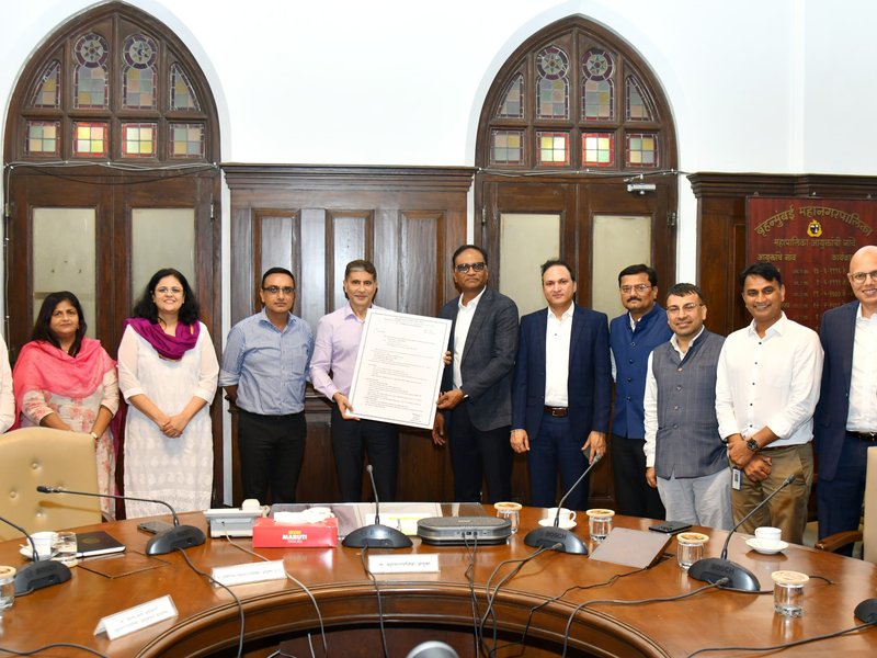 अदाणी ग्रुप प्रोजेक्ट 'उत्थान' से मुंबई के स्कूलों में 1.5 लाख बच्चों को बुनियादी शिक्षा करेगा प्रदान
