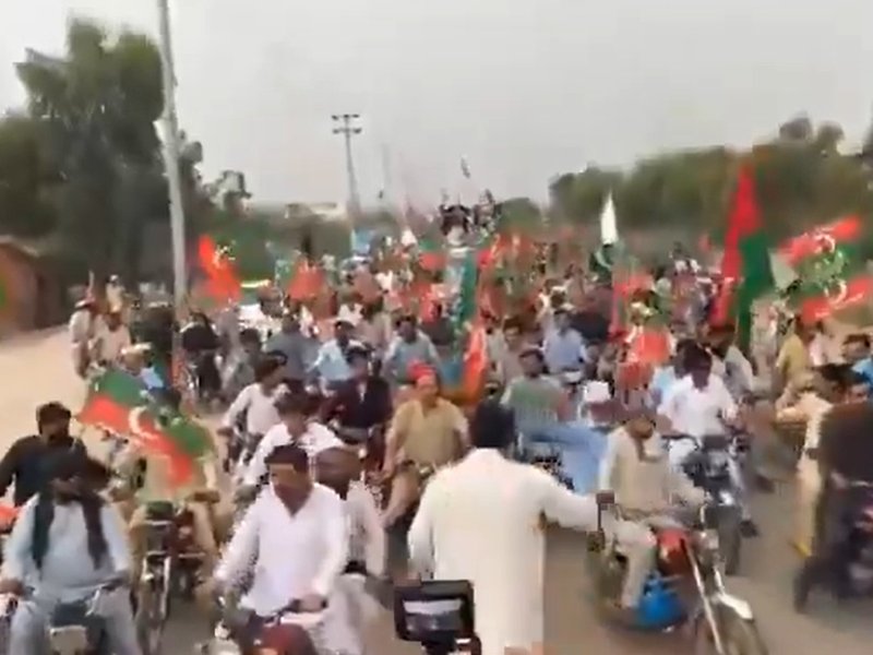 Pakistan: Tehreek-e-Insaf holds protests to demand Imran Khan's release