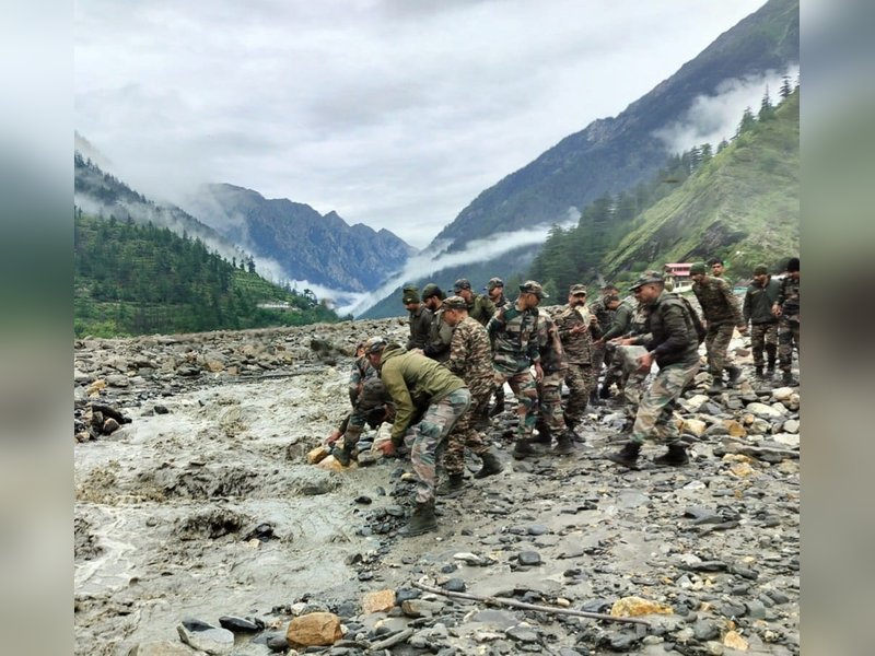 उत्तरकाशी आपदा:  गंगोत्री-हर्षिल क्षेत्र में युद्धस्तर पर रेस्क्यू ऑपरेशन जारी, 100 से अधिक लोगों को बचाया गया