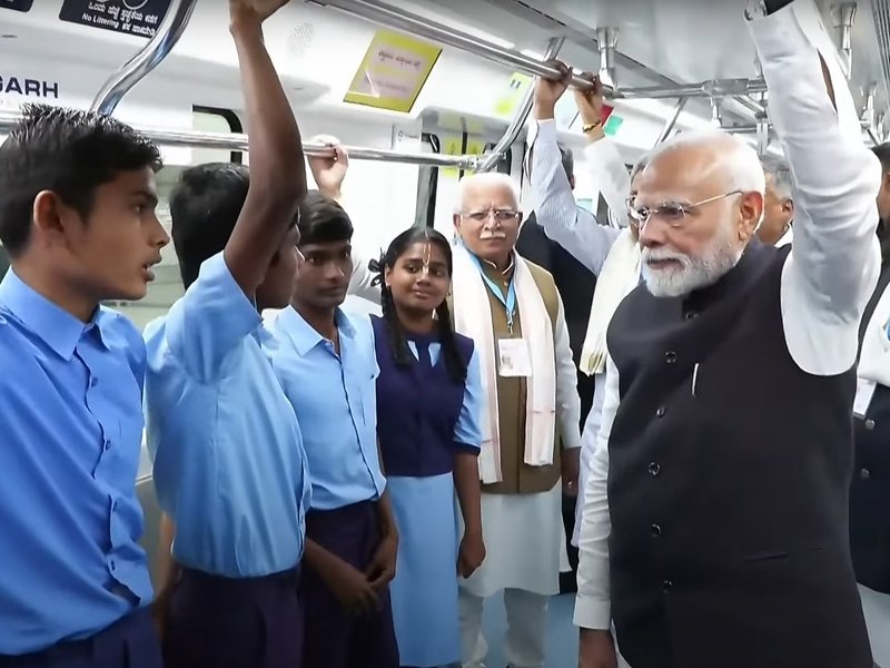 बेंगलुरु मेट्रो की येलो लाइन का उद्घाटन, प्रधानमंत्री मोदी ने छात्रों के साथ किया सफर 