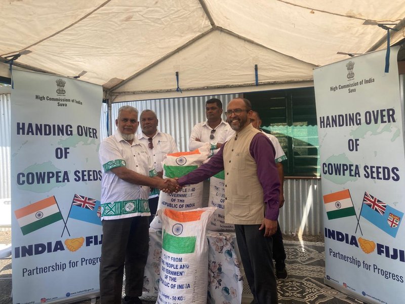India hands over 5 metric tonnes of black-eyed Cowpea seeds to Fiji for agricultural aid