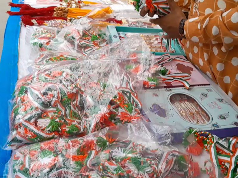 हर घर तिरंगा अभियान : बिलासपुर में बिहार की दीदियों को मिला डेढ़ लाख तिरंगों का ऑर्डर, पीएम मोदी का आभार जताया