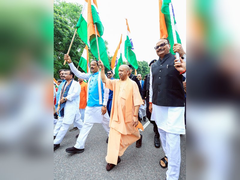 भारत मां, महापुरुषों, क्रांतिकारियों और वीर सैनिकों के प्रति कृतज्ञता का भाव है तिरंगा यात्रा : सीएम योगी
