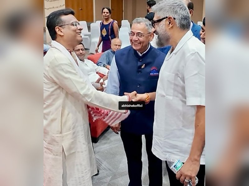 विवेक रंजन ने शिकागो में की भारत के महावाणिज्यदूत से मुलाकात, 'द बंगाल फाइल्स' को मिले सपोर्ट के लिए जताया आभार