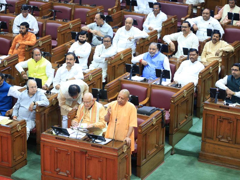 योगी सरकार ने श्री बांके बिहारी मंदिर न्यास गठन के लिए विधेयक पेश किया