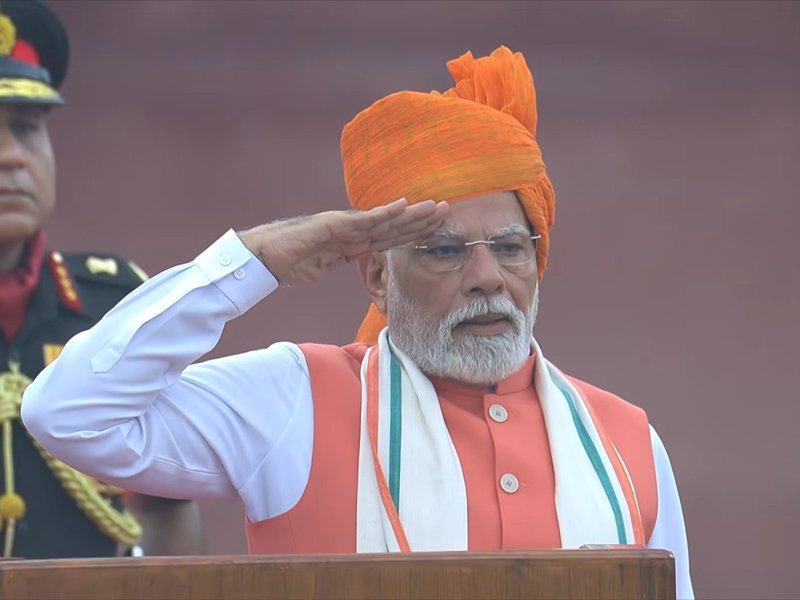 स्वतंत्रता दिवस: पीएम मोदी का केसरिया साफा, साहस-बलिदान का प्रतीक