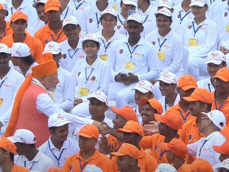 ‘पीएम विकसित भारत रोजगार योजना’ से युवाओं को रोजगार मिलेगा: एनसीसी कैडेट्स