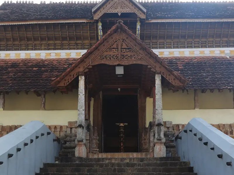 त्रेतायुग के इस मंदिर में 22 फीट लंबे नाग पर शयन करते हैं केशव, अद्भुत है सरसों, गुड़ और चूने से बनी अति प्राचीन मूर्ति 