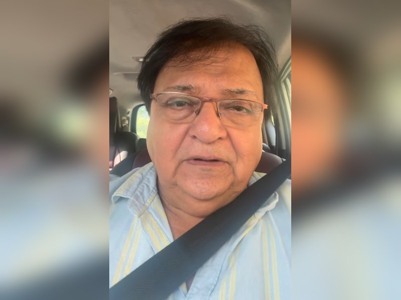 राकेश बेदी ने फैंस को दिखाया ‘सास-बहू का संगम', बोले- है न कमाल ?