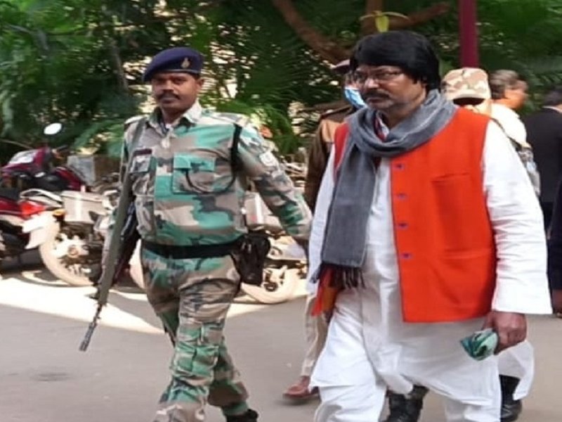 झारखंड : माइंस बंद कराने और ट्रांसपोर्टर्स से मारपीट में पूर्व मंत्री योगेंद्र साव के पांच बाउंसर गिरफ्तार