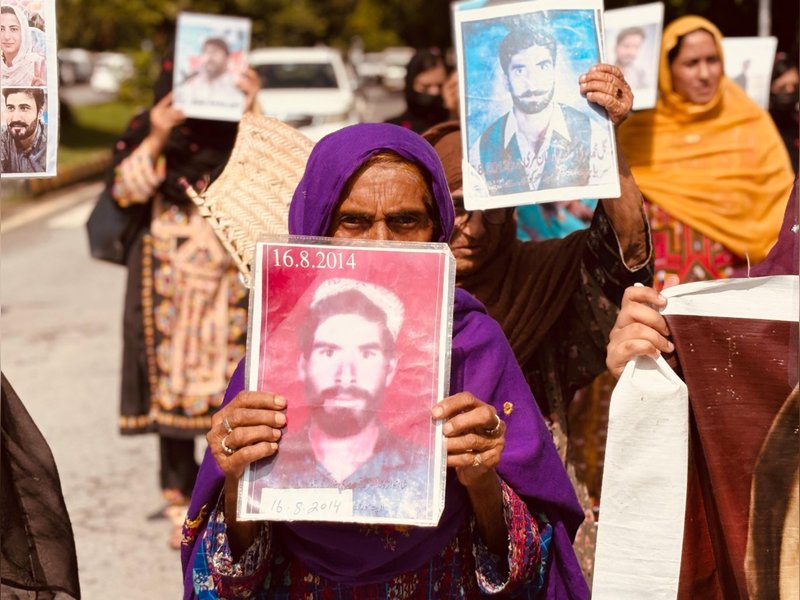 Pakistan: Protest demanding Baloch activists release and end to enforced disappearances enters 33rd day 