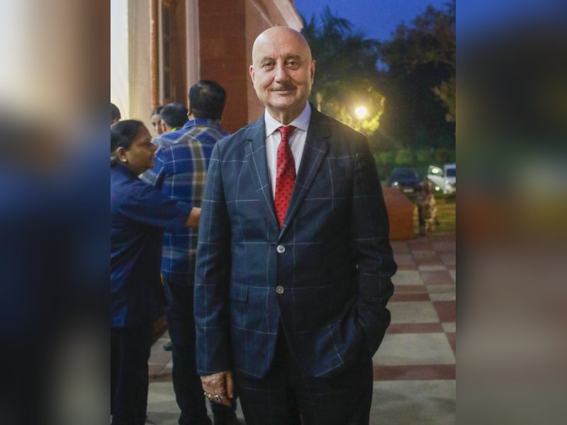 सफलता हो या असफलता, महत्वपूर्ण है साहस के साथ आगे बढ़ना : अनुपम खेर