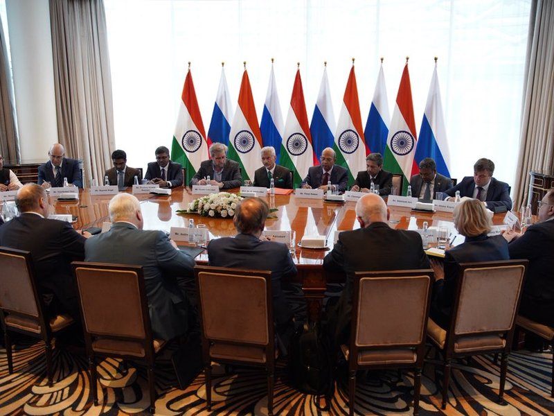 EAM Jaishankar discusses bilateral ties and global geopolitics with Russian scholars, think tanks